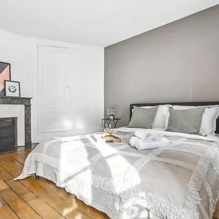 Le Marais 1br Place Saint Appartamento